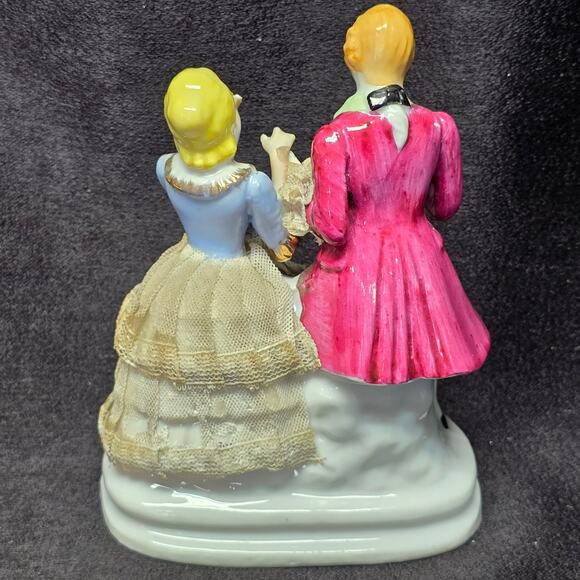 Porcelain Victorian Colonial Couple Courting Man & Women Lace Dress Figurines - Picture 3 of 10